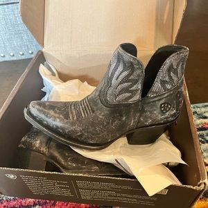Ariat Dixon bootie NWT